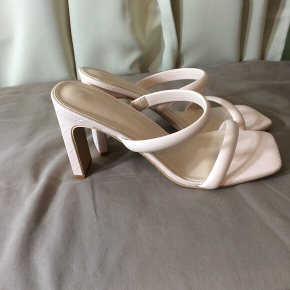 NEW Coutgo Sandals Heels Square Toe Slip On Two Strap Beige 9 ½ - Picture 4 of 5
